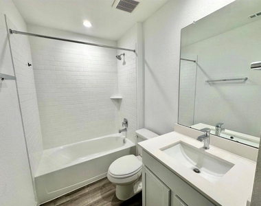 1210 Hughes Crossing Drive - Photo Thumbnail 14