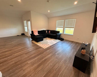 1210 Hughes Crossing Drive - Photo Thumbnail 7