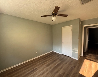 1506 Park Maple Drive - Photo Thumbnail 8