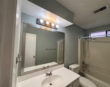 1506 Park Maple Drive - Photo Thumbnail 12