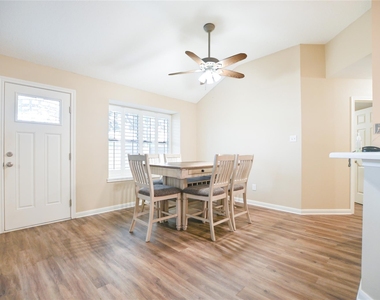 203 Colony Creek Drive - Photo Thumbnail 9
