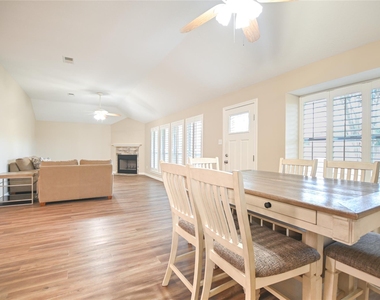 203 Colony Creek Drive - Photo Thumbnail 10