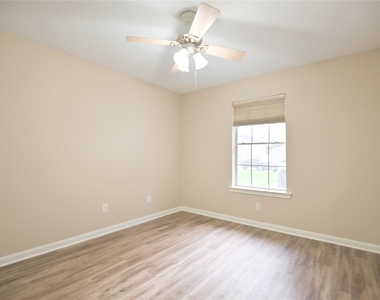 203 Colony Creek Drive - Photo Thumbnail 16