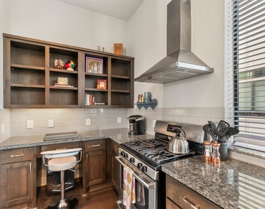 1419 Nagle Street - Photo Thumbnail 3