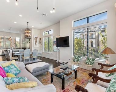 1419 Nagle Street - Photo Thumbnail 7