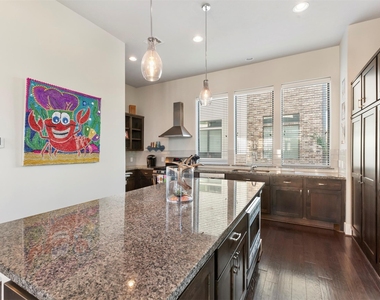 1419 Nagle Street - Photo Thumbnail 4