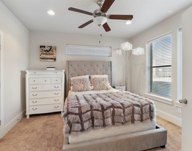 1419 Nagle Street - Photo Thumbnail 1
