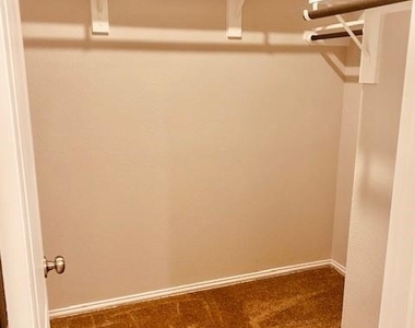 31422 Horseshoe Meadow Bend - Photo Thumbnail 15