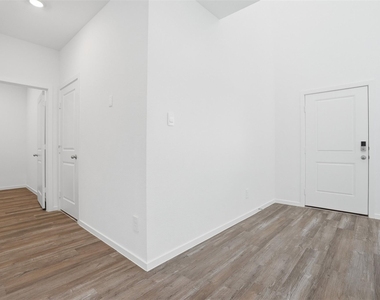 3005 Teal Breeze Lane - Photo Thumbnail 6