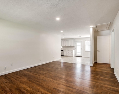 235 Live Oak Street - Photo Thumbnail 4