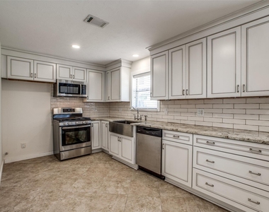 235 Live Oak Street - Photo Thumbnail 8
