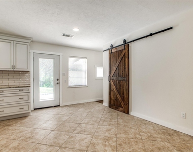 235 Live Oak Street - Photo Thumbnail 10