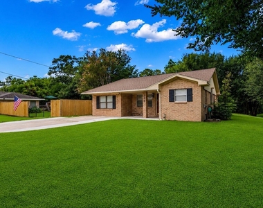 235 Live Oak Street - Photo Thumbnail 1