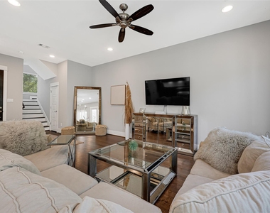 407 Yale Oaks Lane - Photo Thumbnail 7