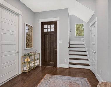 407 Yale Oaks Lane - Photo Thumbnail 2