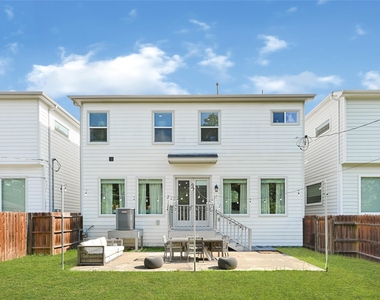 407 Yale Oaks Lane - Photo Thumbnail 19
