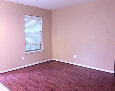 15227 Mission Oak Drive - Photo Thumbnail 4