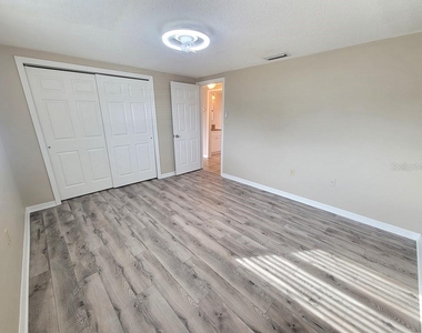 7335 Castanea Drive - Photo Thumbnail 11