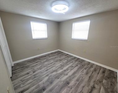 7335 Castanea Drive - Photo Thumbnail 13