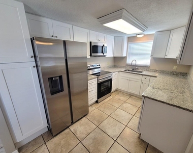 7335 Castanea Drive - Photo Thumbnail 8