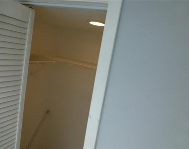 119 Lakeside Drive - Photo Thumbnail 9