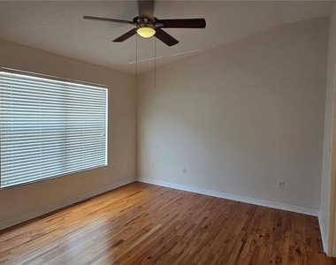 2027 Strathmill Drive - Photo Thumbnail 11