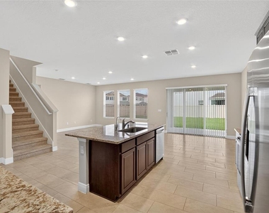 2546 Warren Acres Boulevard - Photo Thumbnail 9