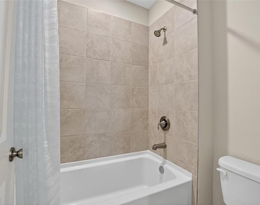 2546 Warren Acres Boulevard - Photo Thumbnail 57