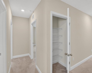 2546 Warren Acres Boulevard - Photo Thumbnail 46