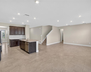 2546 Warren Acres Boulevard - Photo Thumbnail 15