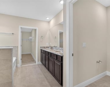 2546 Warren Acres Boulevard - Photo Thumbnail 41