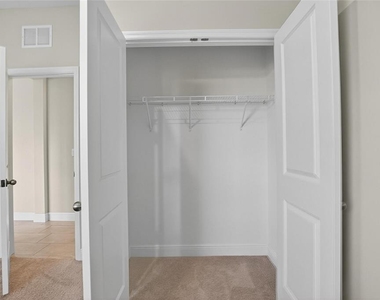 2546 Warren Acres Boulevard - Photo Thumbnail 23