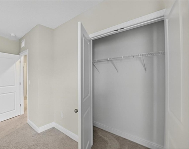 2546 Warren Acres Boulevard - Photo Thumbnail 50