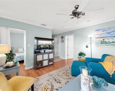 237 Seahorse Drive Se - Photo Thumbnail 6