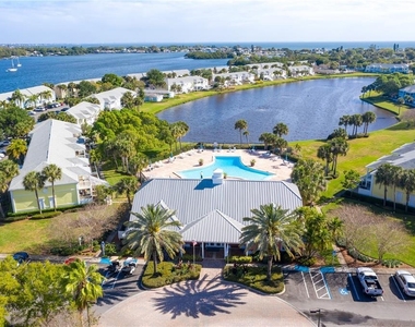 237 Seahorse Drive Se - Photo Thumbnail 30