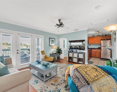 237 Seahorse Drive Se - Photo Thumbnail 3