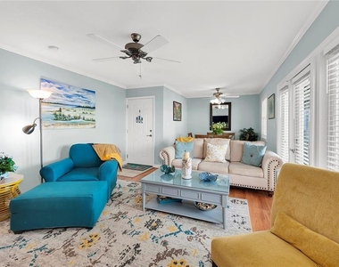 237 Seahorse Drive Se - Photo Thumbnail 5