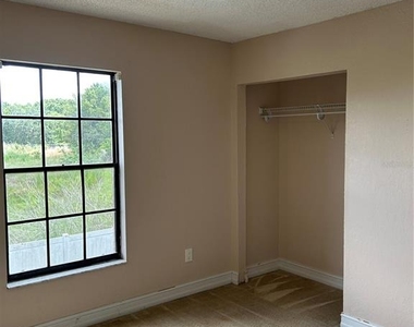 21027 Voyager Boulevard - Photo Thumbnail 8