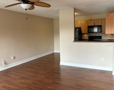21027 Voyager Boulevard - Photo Thumbnail 3