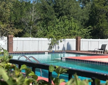 21027 Voyager Boulevard - Photo Thumbnail 17