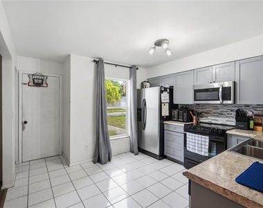 11505 Paperwood Place - Photo Thumbnail 9