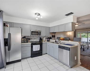 11505 Paperwood Place - Photo Thumbnail 12
