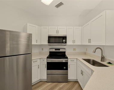 18138 Villa Creek Drive - Photo Thumbnail 11