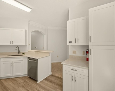 18138 Villa Creek Drive - Photo Thumbnail 10