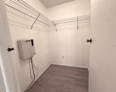 135 Hunter Lake Drive - Photo Thumbnail 10