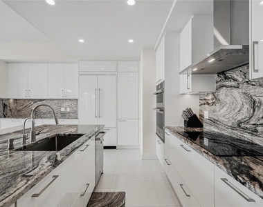 301 1st Street S - Photo Thumbnail 5