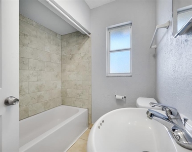 1070 S Clearview Ave - Photo Thumbnail 1