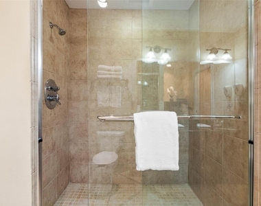 13941 Clubhouse Dr Drive - Photo Thumbnail 34