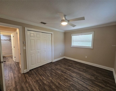 447 6th  Ne Avenue - Photo Thumbnail 6