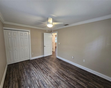 447 6th  Ne Avenue - Photo Thumbnail 7